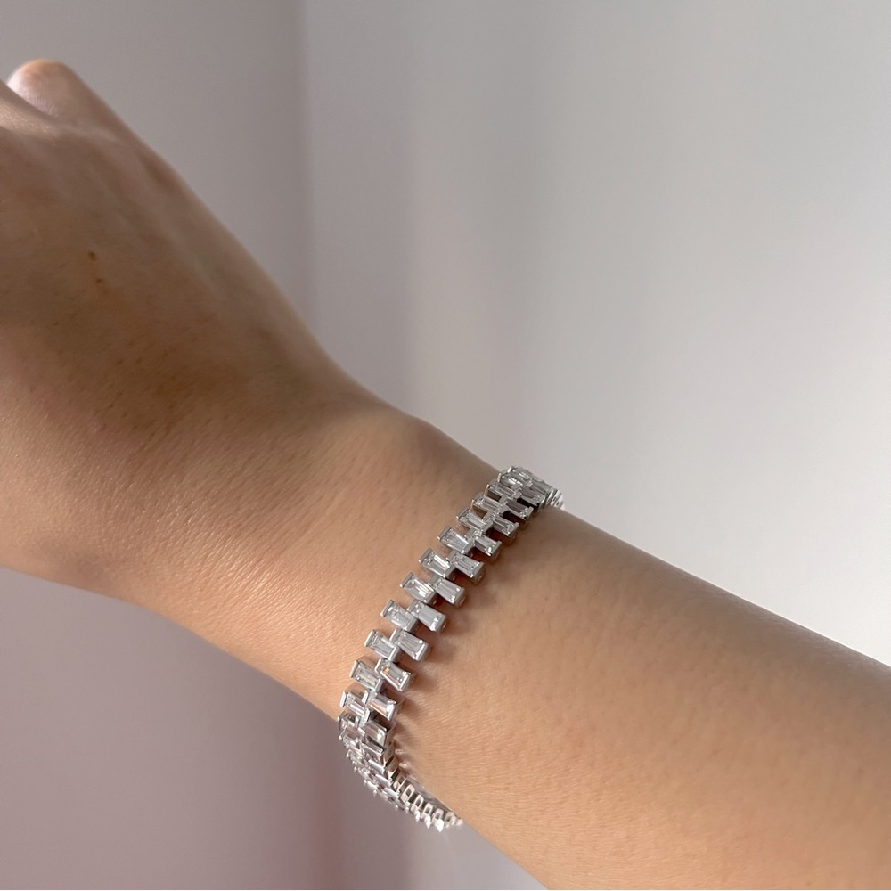 NEW Diamonique Elegant Silver Tennis Bracelet